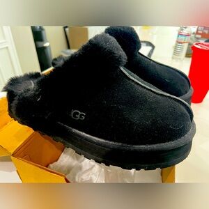 Ugg Disquette Slippers black hardly worn sz10